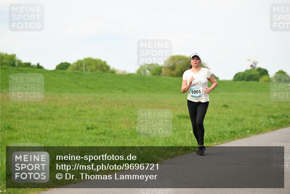 10.05.2026 - 8. Wedeler Halbmarathon Dr. Thomas Lammeyer http://msf.ph/oto/9696721 10.05.2026 11:26:12 Laufen 1001 meine-sportfotos.de
