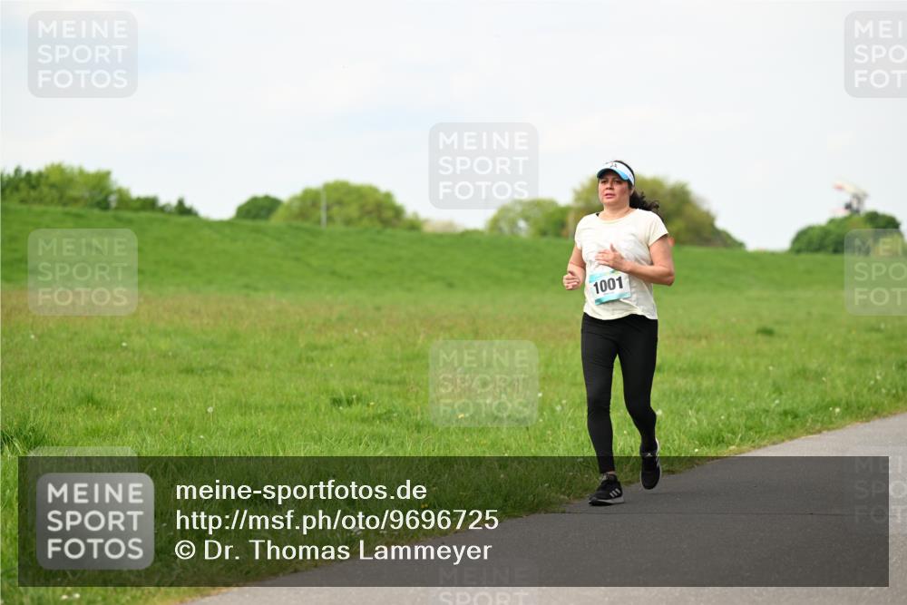 10.05.2026 - 8. Wedeler Halbmarathon Dr. Thomas Lammeyer http://msf.ph/oto/9696725 10.05.2026 11:26:13 Laufen 1001 meine-sportfotos.de