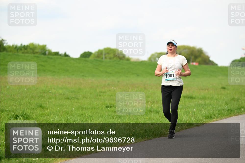 10.05.2026 - 8. Wedeler Halbmarathon Dr. Thomas Lammeyer http://msf.ph/oto/9696728 10.05.2026 11:26:13 Laufen 1001 meine-sportfotos.de