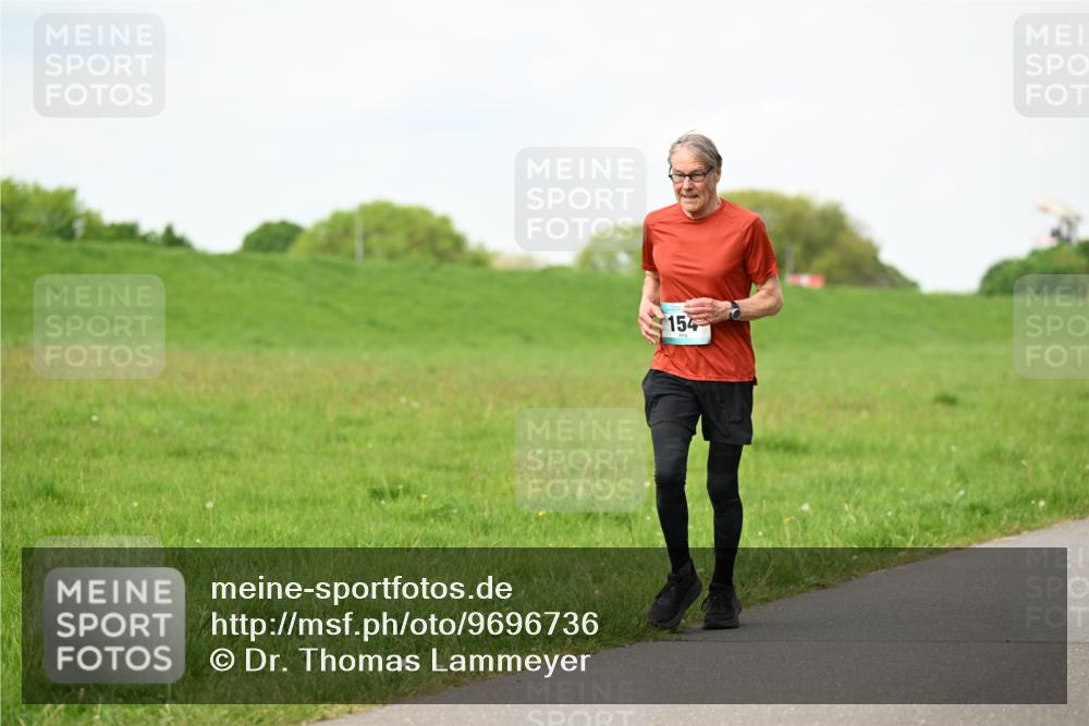 10.05.2026 - 8. Wedeler Halbmarathon Dr. Thomas Lammeyer http://msf.ph/oto/9696736 10.05.2026 11:26:17 Laufen 154 meine-sportfotos.de