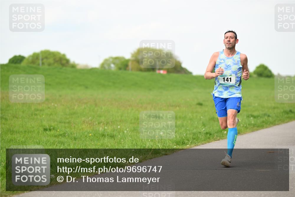 10.05.2026 - 8. Wedeler Halbmarathon Dr. Thomas Lammeyer http://msf.ph/oto/9696747 10.05.2026 11:26:21 Laufen 141 meine-sportfotos.de