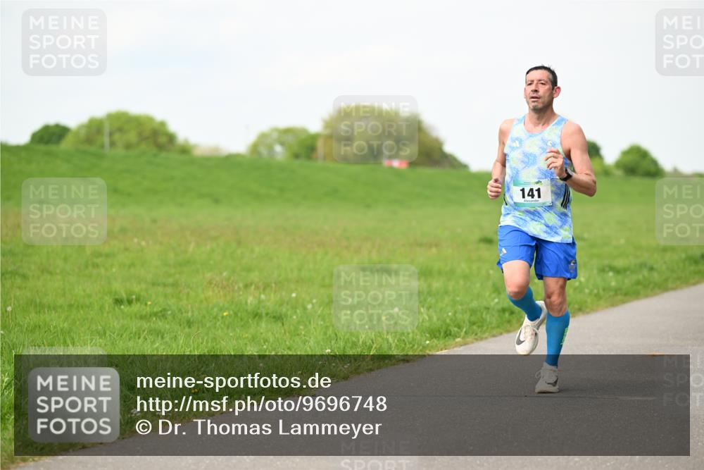 10.05.2026 - 8. Wedeler Halbmarathon Dr. Thomas Lammeyer http://msf.ph/oto/9696748 10.05.2026 11:26:22 Laufen 141 meine-sportfotos.de