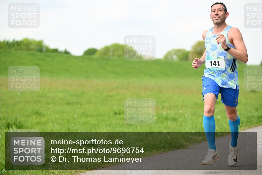 10.05.2026 - 8. Wedeler Halbmarathon Dr. Thomas Lammeyer http://msf.ph/oto/9696754 10.05.2026 11:26:22 Laufen 141 meine-sportfotos.de