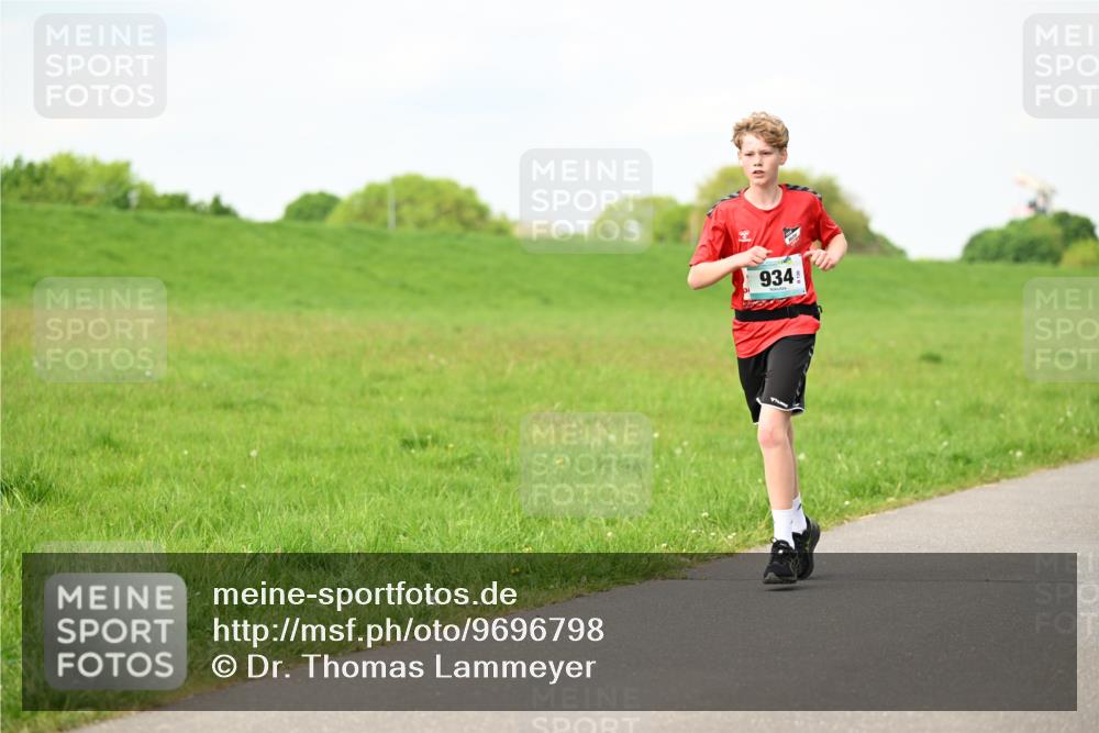10.05.2026 - 8. Wedeler Halbmarathon Dr. Thomas Lammeyer http://msf.ph/oto/9696798 10.05.2026 11:26:39 Laufen 934 meine-sportfotos.de