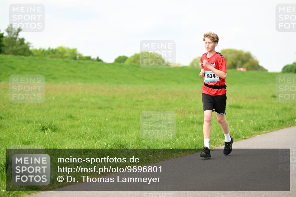 10.05.2026 - 8. Wedeler Halbmarathon Dr. Thomas Lammeyer http://msf.ph/oto/9696801 10.05.2026 11:26:40 Laufen 934 meine-sportfotos.de