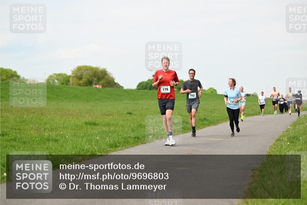 10.05.2026 - 8. Wedeler Halbmarathon Dr. Thomas Lammeyer http://msf.ph/oto/9696803 10.05.2026 11:26:45 Laufen 179 meine-sportfotos.de