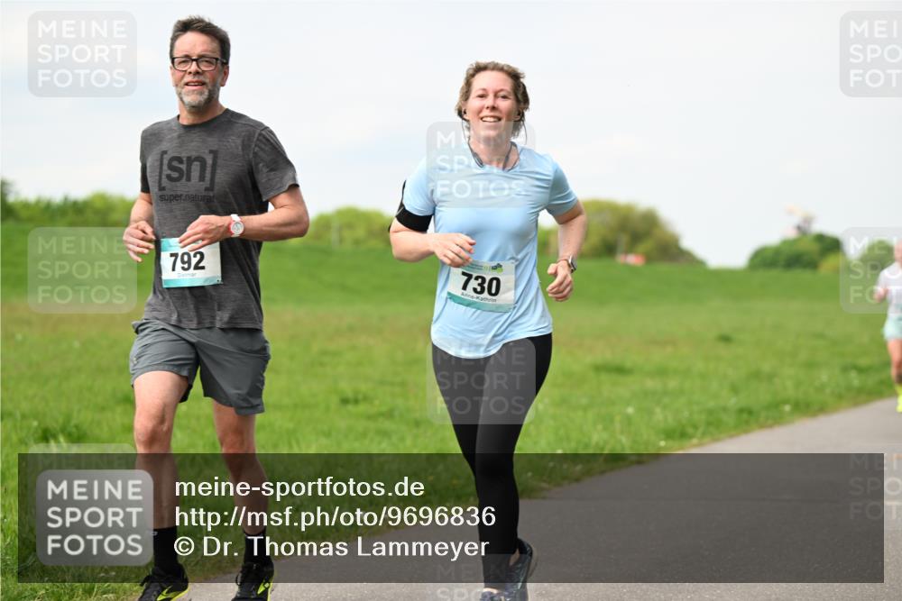 10.05.2026 - 8. Wedeler Halbmarathon Dr. Thomas Lammeyer http://msf.ph/oto/9696836 10.05.2026 11:26:51 Laufen 792, 730 meine-sportfotos.de