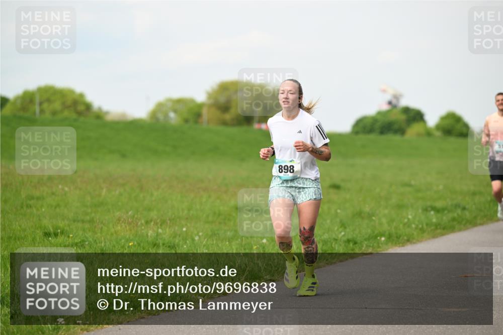 10.05.2026 - 8. Wedeler Halbmarathon Dr. Thomas Lammeyer http://msf.ph/oto/9696838 10.05.2026 11:26:54 Laufen 898 meine-sportfotos.de