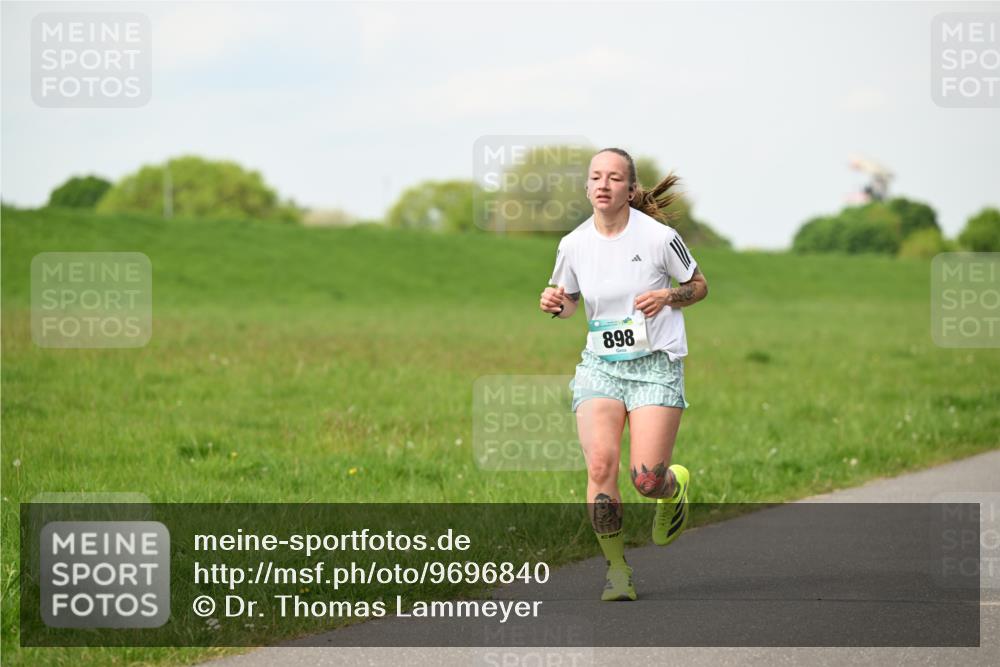 10.05.2026 - 8. Wedeler Halbmarathon Dr. Thomas Lammeyer http://msf.ph/oto/9696840 10.05.2026 11:26:54 Laufen 898 meine-sportfotos.de