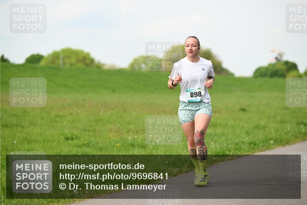 10.05.2026 - 8. Wedeler Halbmarathon Dr. Thomas Lammeyer http://msf.ph/oto/9696841 10.05.2026 11:26:54 Laufen 898 meine-sportfotos.de