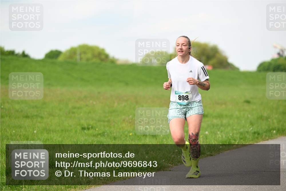 10.05.2026 - 8. Wedeler Halbmarathon Dr. Thomas Lammeyer http://msf.ph/oto/9696843 10.05.2026 11:26:55 Laufen 898 meine-sportfotos.de