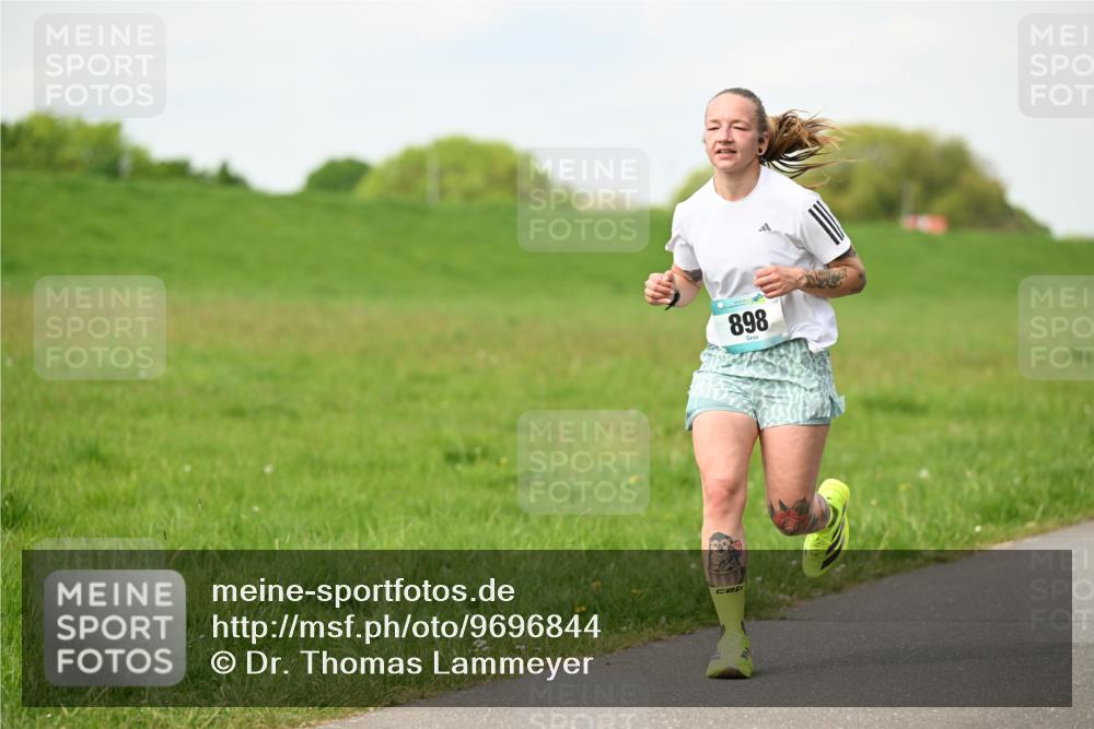 10.05.2026 - 8. Wedeler Halbmarathon Dr. Thomas Lammeyer http://msf.ph/oto/9696844 10.05.2026 11:26:55 Laufen 898 meine-sportfotos.de