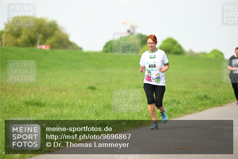 10.05.2026 - 8. Wedeler Halbmarathon Dr. Thomas Lammeyer http://msf.ph/oto/9696867 10.05.2026 11:27:02 Laufen 658 meine-sportfotos.de