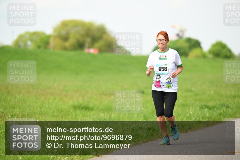 10.05.2026 - 8. Wedeler Halbmarathon Dr. Thomas Lammeyer http://msf.ph/oto/9696879 10.05.2026 11:27:04 Laufen 658 meine-sportfotos.de