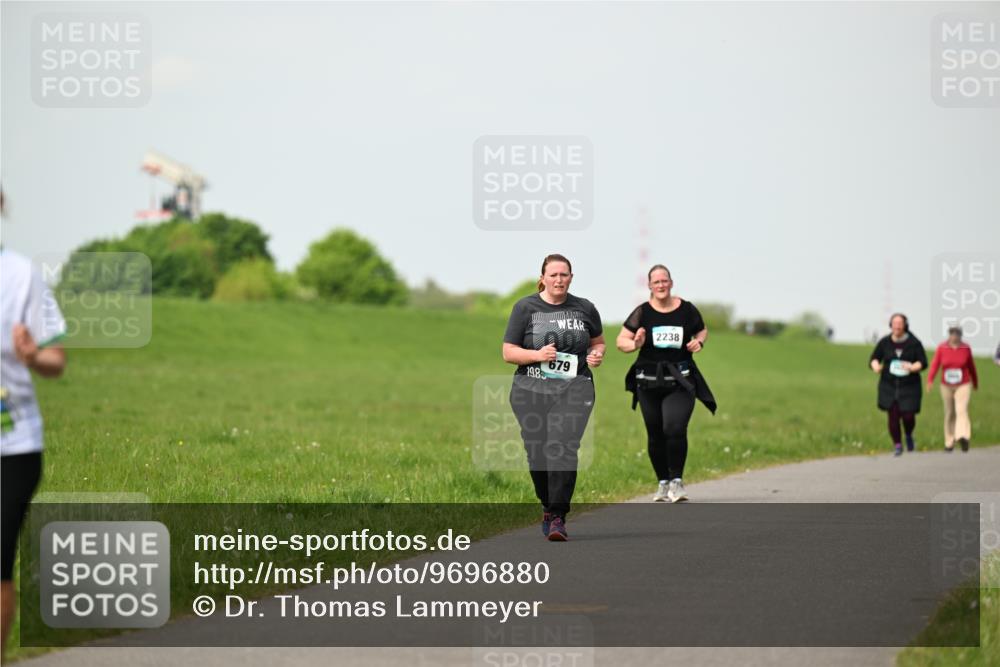 10.05.2026 - 8. Wedeler Halbmarathon Dr. Thomas Lammeyer http://msf.ph/oto/9696880 10.05.2026 11:27:05 Laufen 2238, 679, 1985 meine-sportfotos.de