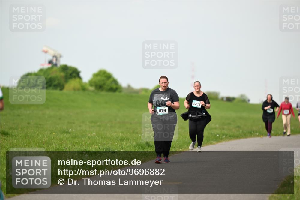 10.05.2026 - 8. Wedeler Halbmarathon Dr. Thomas Lammeyer http://msf.ph/oto/9696882 10.05.2026 11:27:05 Laufen 2238, 679 meine-sportfotos.de