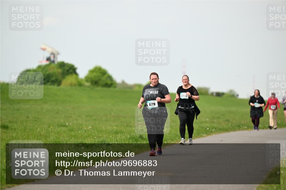 10.05.2026 - 8. Wedeler Halbmarathon Dr. Thomas Lammeyer http://msf.ph/oto/9696883 10.05.2026 11:27:05 Laufen 679, 2238 meine-sportfotos.de