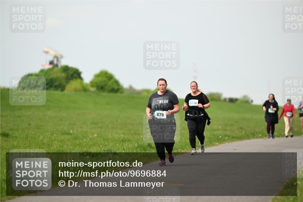 10.05.2026 - 8. Wedeler Halbmarathon Dr. Thomas Lammeyer http://msf.ph/oto/9696884 10.05.2026 11:27:05 Laufen 2238, 679 meine-sportfotos.de