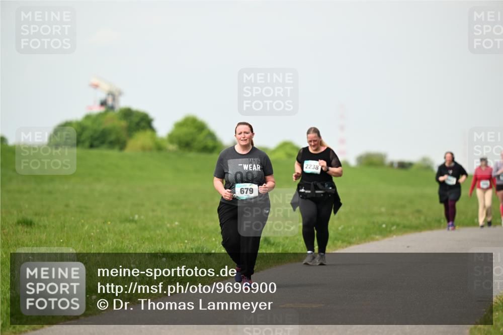 10.05.2026 - 8. Wedeler Halbmarathon Dr. Thomas Lammeyer http://msf.ph/oto/9696900 10.05.2026 11:27:07 Laufen 679, 2238 meine-sportfotos.de