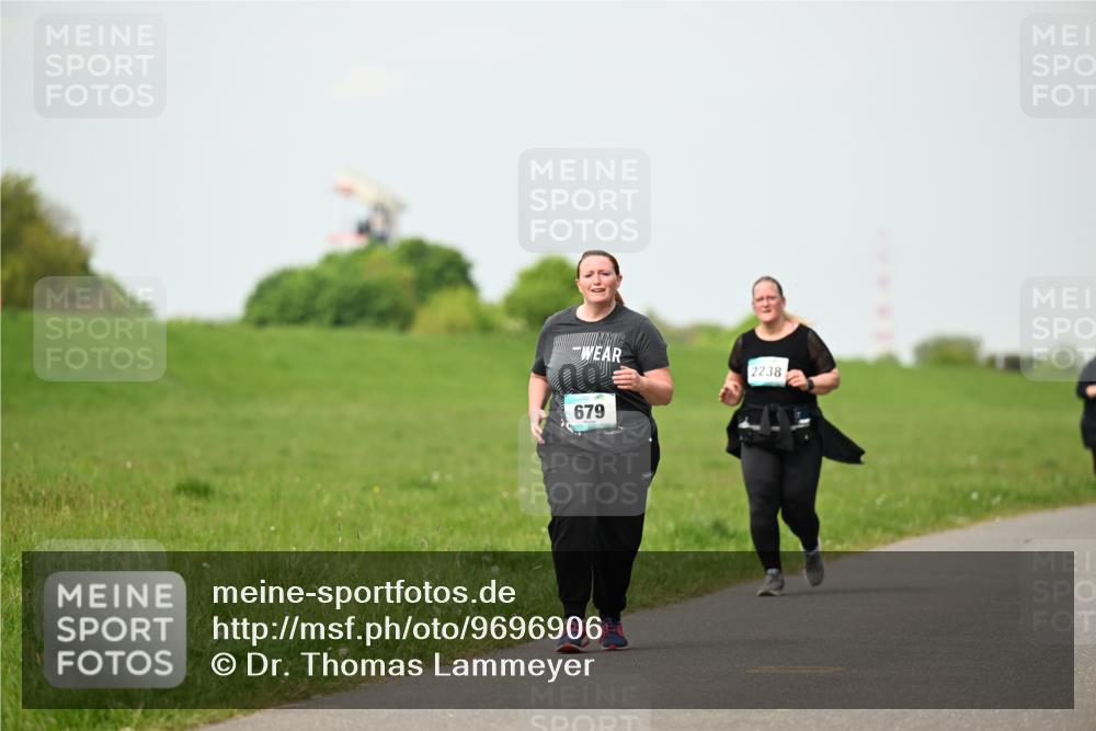 10.05.2026 - 8. Wedeler Halbmarathon Dr. Thomas Lammeyer http://msf.ph/oto/9696906 10.05.2026 11:27:08 Laufen 679, 2238 meine-sportfotos.de