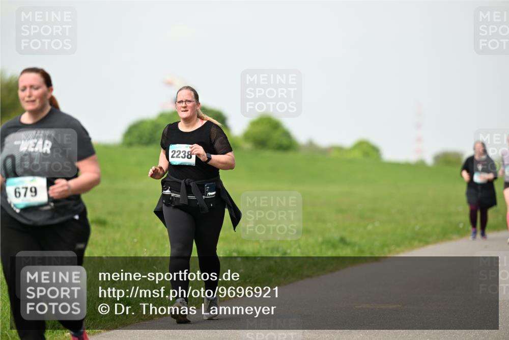 10.05.2026 - 8. Wedeler Halbmarathon Dr. Thomas Lammeyer http://msf.ph/oto/9696921 10.05.2026 11:27:13 Laufen 679, 2238 meine-sportfotos.de