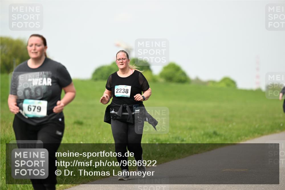 10.05.2026 - 8. Wedeler Halbmarathon Dr. Thomas Lammeyer http://msf.ph/oto/9696922 10.05.2026 11:27:13 Laufen 679, 2238 meine-sportfotos.de