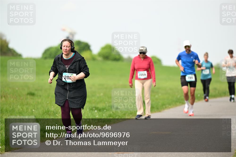 10.05.2026 - 8. Wedeler Halbmarathon Dr. Thomas Lammeyer http://msf.ph/oto/9696976 10.05.2026 11:27:28 Laufen 2059 meine-sportfotos.de