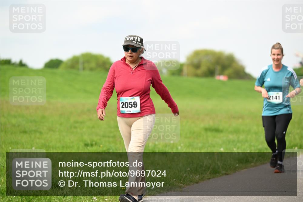 10.05.2026 - 8. Wedeler Halbmarathon Dr. Thomas Lammeyer http://msf.ph/oto/9697024 10.05.2026 11:27:38 Laufen 2059, 174, 2141 meine-sportfotos.de