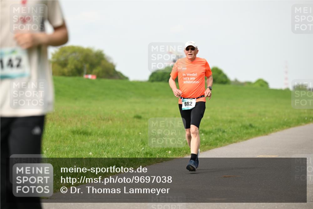 10.05.2026 - 8. Wedeler Halbmarathon Dr. Thomas Lammeyer http://msf.ph/oto/9697038 10.05.2026 11:27:41 Laufen 142, 682 meine-sportfotos.de