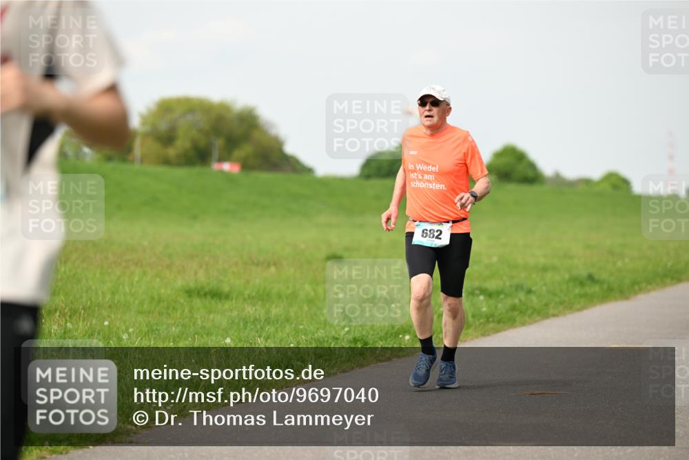 10.05.2026 - 8. Wedeler Halbmarathon Dr. Thomas Lammeyer http://msf.ph/oto/9697040 10.05.2026 11:27:41 Laufen 682 meine-sportfotos.de