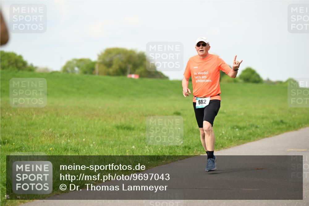 10.05.2026 - 8. Wedeler Halbmarathon Dr. Thomas Lammeyer http://msf.ph/oto/9697043 10.05.2026 11:27:42 Laufen 682 meine-sportfotos.de