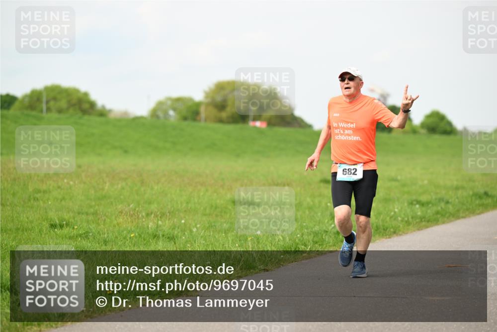 10.05.2026 - 8. Wedeler Halbmarathon Dr. Thomas Lammeyer http://msf.ph/oto/9697045 10.05.2026 11:27:42 Laufen 682 meine-sportfotos.de