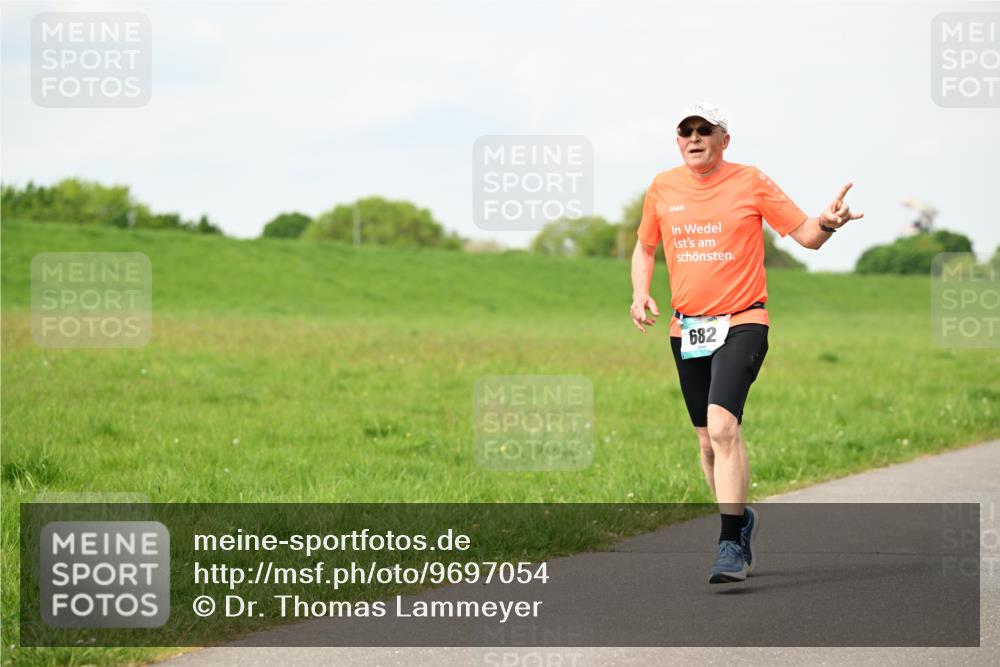 10.05.2026 - 8. Wedeler Halbmarathon Dr. Thomas Lammeyer http://msf.ph/oto/9697054 10.05.2026 11:27:43 Laufen 682 meine-sportfotos.de