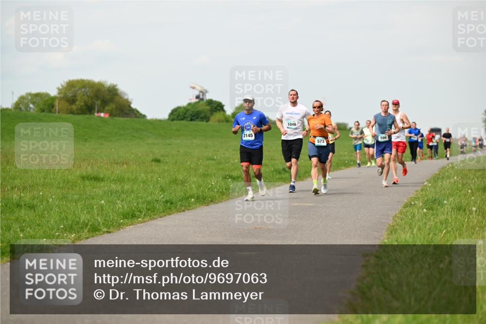 10.05.2026 - 8. Wedeler Halbmarathon Dr. Thomas Lammeyer http://msf.ph/oto/9697063 10.05.2026 11:27:54 Laufen 1007, 2145, 1046, 573, 599 meine-sportfotos.de