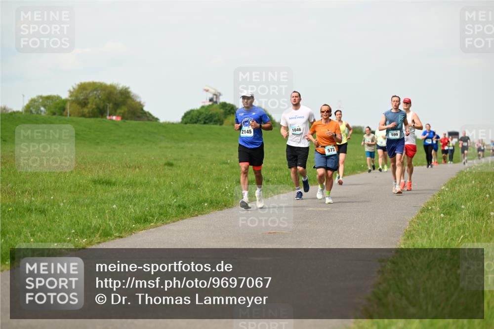 10.05.2026 - 8. Wedeler Halbmarathon Dr. Thomas Lammeyer http://msf.ph/oto/9697067 10.05.2026 11:27:55 Laufen 2145, 1046, 573, 599 meine-sportfotos.de