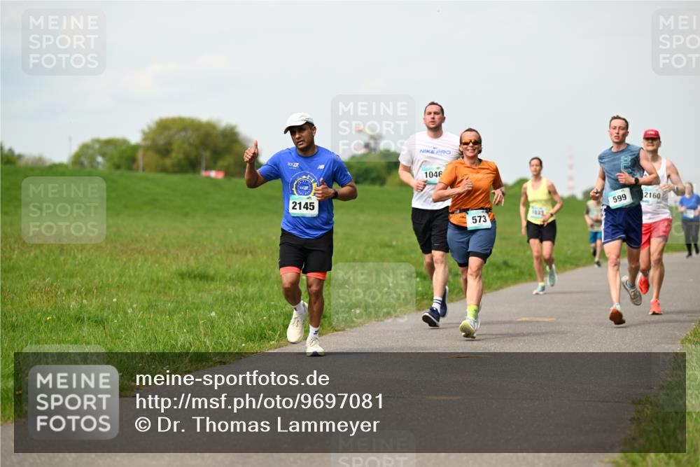 10.05.2026 - 8. Wedeler Halbmarathon Dr. Thomas Lammeyer http://msf.ph/oto/9697081 10.05.2026 11:27:57 Laufen 2145, 104, 573, 599, 2160 meine-sportfotos.de