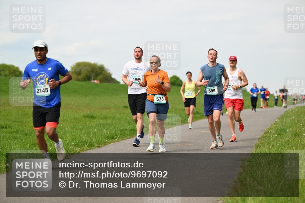 10.05.2026 - 8. Wedeler Halbmarathon Dr. Thomas Lammeyer http://msf.ph/oto/9697092 10.05.2026 11:27:58 Laufen 2145, 1046, 599, 1033, 573 meine-sportfotos.de