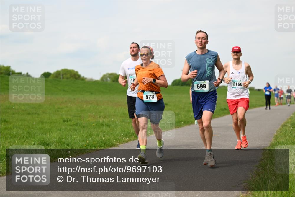 10.05.2026 - 8. Wedeler Halbmarathon Dr. Thomas Lammeyer http://msf.ph/oto/9697103 10.05.2026 11:28:00 Laufen 573, 2160, 599 meine-sportfotos.de