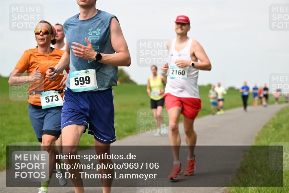 10.05.2026 - 8. Wedeler Halbmarathon Dr. Thomas Lammeyer http://msf.ph/oto/9697106 10.05.2026 11:28:01 Laufen 573, 599, 2160 meine-sportfotos.de