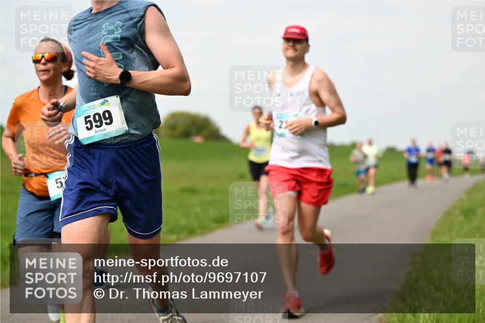 10.05.2026 - 8. Wedeler Halbmarathon Dr. Thomas Lammeyer http://msf.ph/oto/9697107 10.05.2026 11:28:01 Laufen 599 meine-sportfotos.de