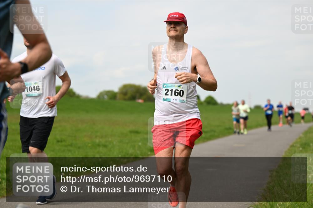 10.05.2026 - 8. Wedeler Halbmarathon Dr. Thomas Lammeyer http://msf.ph/oto/9697110 10.05.2026 11:28:01 Laufen 1046, 2160 meine-sportfotos.de