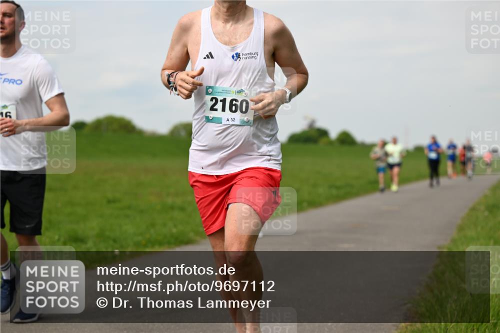 10.05.2026 - 8. Wedeler Halbmarathon Dr. Thomas Lammeyer http://msf.ph/oto/9697112 10.05.2026 11:28:02 Laufen 2160 meine-sportfotos.de