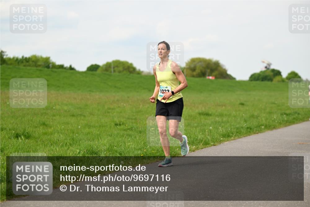 10.05.2026 - 8. Wedeler Halbmarathon Dr. Thomas Lammeyer http://msf.ph/oto/9697116 10.05.2026 11:28:03 Laufen 1011 meine-sportfotos.de