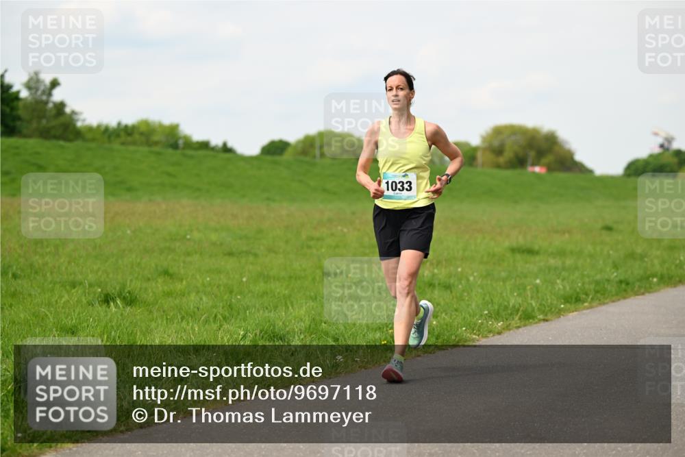 10.05.2026 - 8. Wedeler Halbmarathon Dr. Thomas Lammeyer http://msf.ph/oto/9697118 10.05.2026 11:28:03 Laufen 1033 meine-sportfotos.de