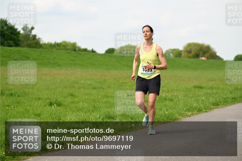 10.05.2026 - 8. Wedeler Halbmarathon Dr. Thomas Lammeyer http://msf.ph/oto/9697119 10.05.2026 11:28:03 Laufen  meine-sportfotos.de