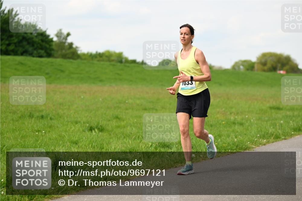 10.05.2026 - 8. Wedeler Halbmarathon Dr. Thomas Lammeyer http://msf.ph/oto/9697121 10.05.2026 11:28:03 Laufen  meine-sportfotos.de