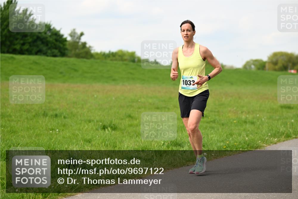 10.05.2026 - 8. Wedeler Halbmarathon Dr. Thomas Lammeyer http://msf.ph/oto/9697122 10.05.2026 11:28:04 Laufen 1032 meine-sportfotos.de
