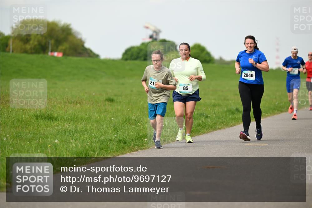 10.05.2026 - 8. Wedeler Halbmarathon Dr. Thomas Lammeyer http://msf.ph/oto/9697127 10.05.2026 11:28:06 Laufen 219, 2040 meine-sportfotos.de