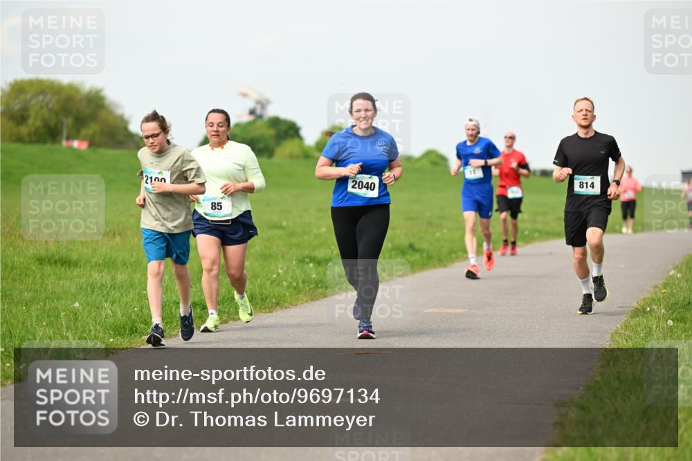 10.05.2026 - 8. Wedeler Halbmarathon Dr. Thomas Lammeyer http://msf.ph/oto/9697134 10.05.2026 11:28:08 Laufen 2100, 2040, 814 meine-sportfotos.de