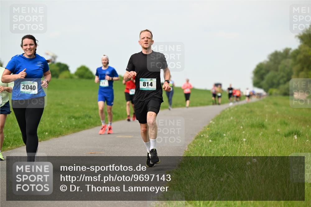 10.05.2026 - 8. Wedeler Halbmarathon Dr. Thomas Lammeyer http://msf.ph/oto/9697143 10.05.2026 11:28:10 Laufen 814, 2040 meine-sportfotos.de